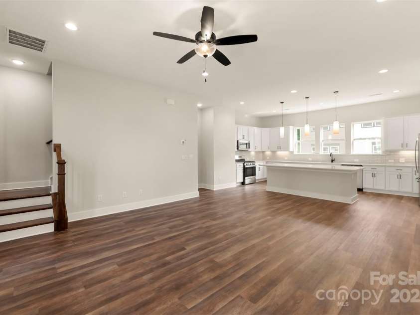 437 Nathaniel Way, Charlotte, NC 28213.  MLS# CAR4183054, YatesRealty ID 3376. Kitchen/Dining/Living