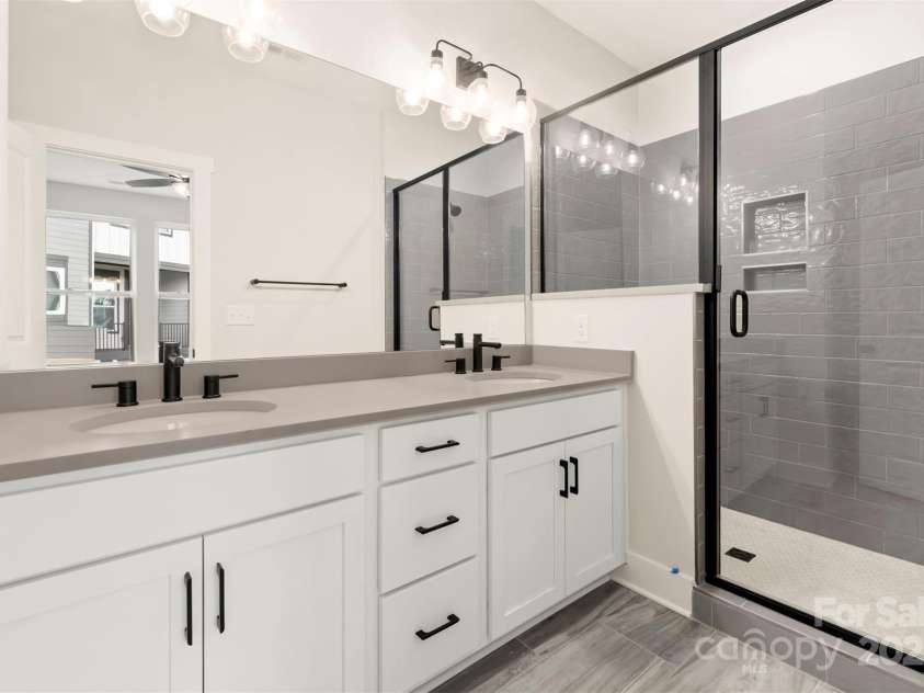 437 Nathaniel Way, Charlotte, NC 28213.  MLS# CAR4183054, YatesRealty ID 3376. Premier Bath