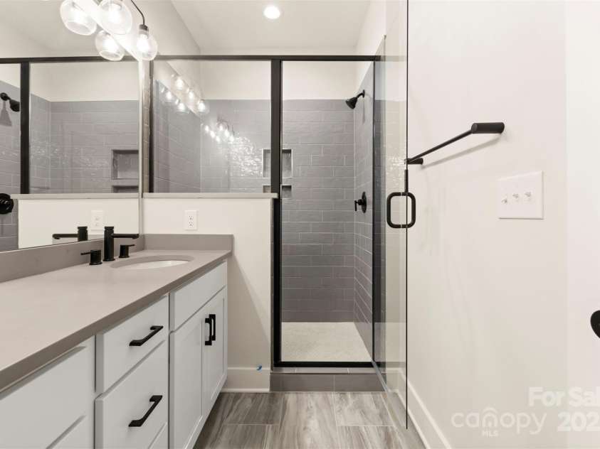 437 Nathaniel Way, Charlotte, NC 28213.  MLS# CAR4183054, YatesRealty ID 3376. Premier Bath