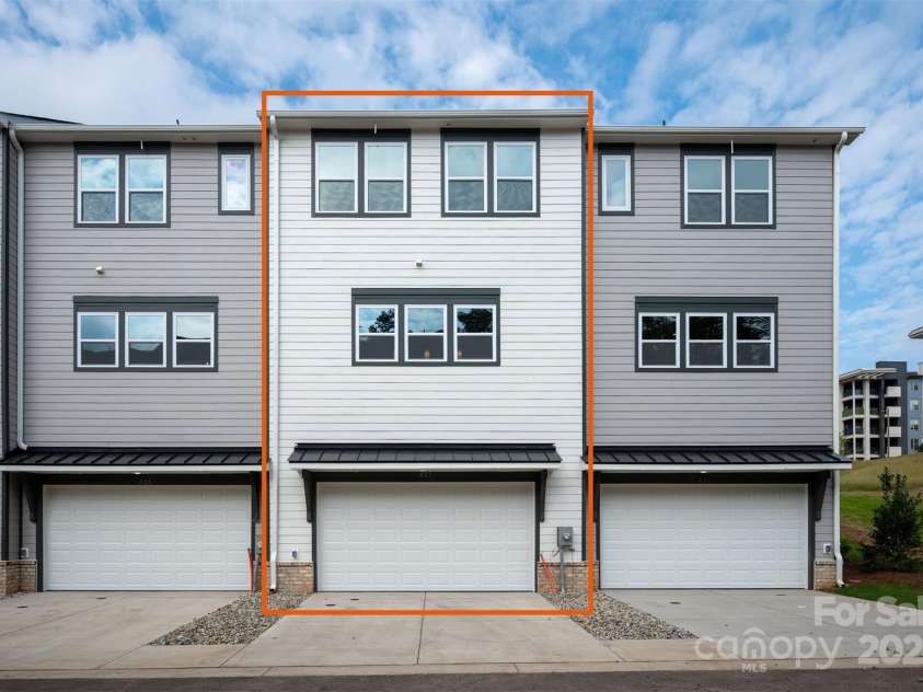 437 Nathaniel Way, Charlotte, NC 28213.  MLS# CAR4183054, YatesRealty ID 3376. Rear Exterior & Driveway