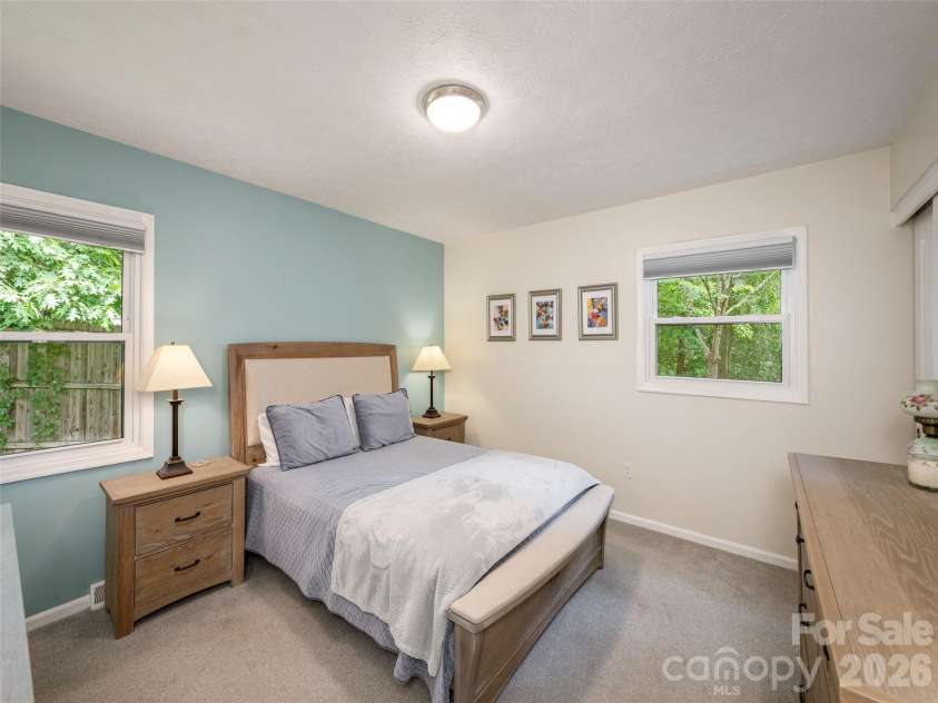 14 Fox Run Place, Fairview, NC 28730.  MLS# CAR4395541, YatesRealty ID 33760. 