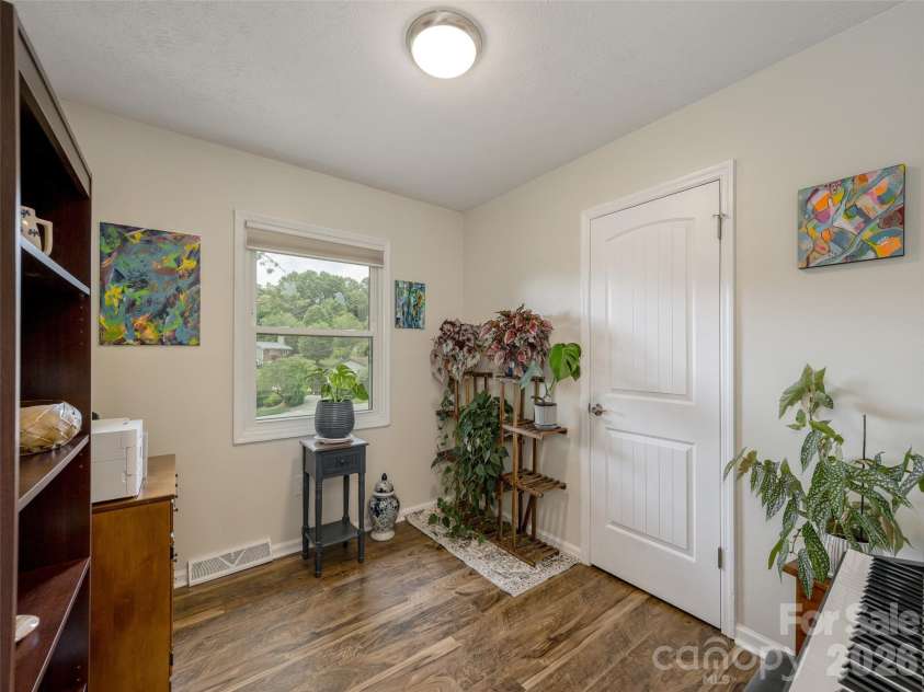 14 Fox Run Place, Fairview, NC 28730.  MLS# CAR4395541, YatesRealty ID 33760. 