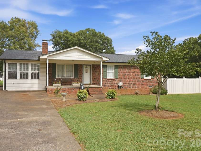 115 Arc Street, Bessemer City, NC 28016.  MLS# CAR4398207, YatesRealty ID 33761. 