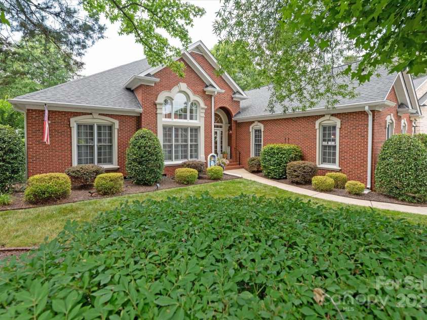 3003 Wedge Court, Matthews, NC 28104.  MLS# CAR4275141, YatesRealty ID 33762. 