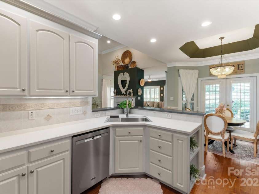 3003 Wedge Court, Matthews, NC 28104.  MLS# CAR4275141, YatesRealty ID 33762. 