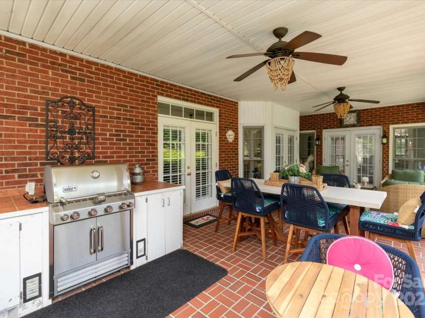 3003 Wedge Court, Matthews, NC 28104.  MLS# CAR4275141, YatesRealty ID 33762. 