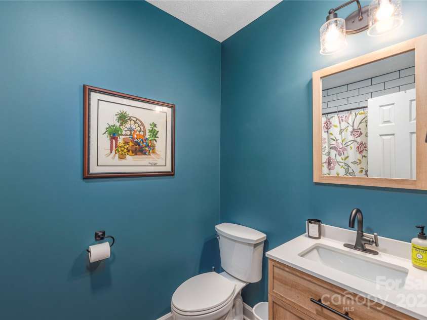 11 Claremont Drive, Flat Rock, NC 28731.  MLS# CAR4289127, YatesRealty ID 33763. Lower Level Bath