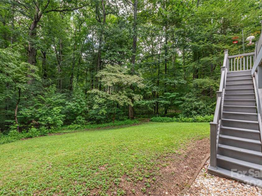11 Claremont Drive, Flat Rock, NC 28731.  MLS# CAR4289127, YatesRealty ID 33763. Private Yard