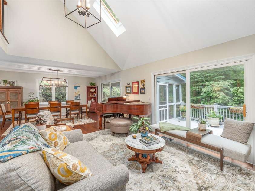 11 Claremont Drive, Flat Rock, NC 28731.  MLS# CAR4289127, YatesRealty ID 33763. Vaulted Ceiling