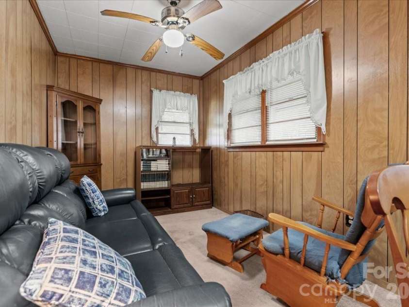 63 Lynn Avenue, Cheraw, SC 29520.  MLS# CAR4398492, YatesRealty ID 33763. 
