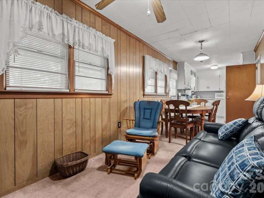 63 Lynn Avenue, Cheraw, SC 29520.  MLS# CAR4398492, YatesRealty ID 33763. 