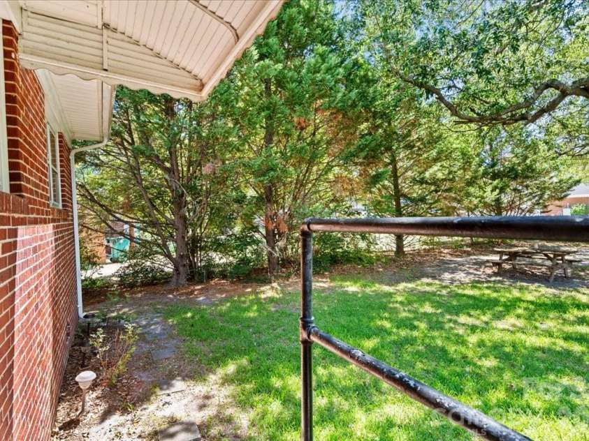 63 Lynn Avenue, Cheraw, SC 29520.  MLS# CAR4398492, YatesRealty ID 33763. 