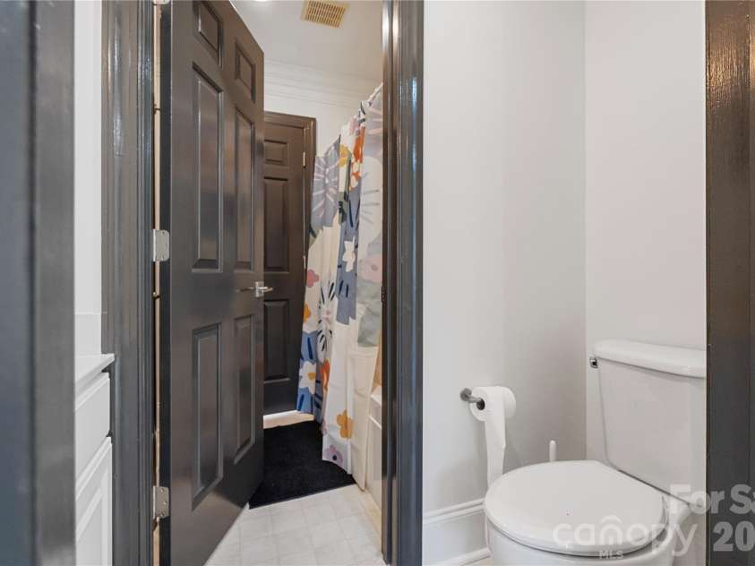 1019 10th Street Lane, Hickory, NC 28601.  MLS# CAR4380969, YatesRealty ID 33764. 