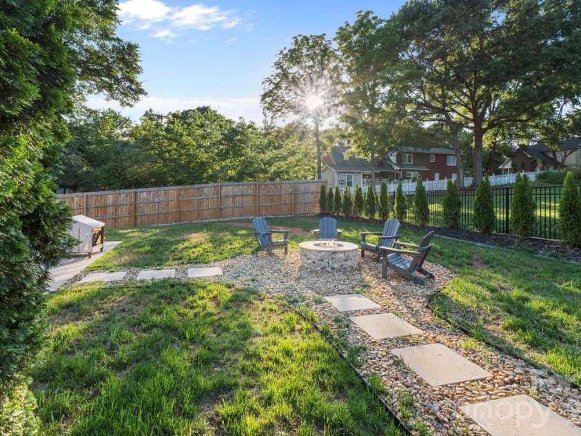 1019 10th Street Lane, Hickory, NC 28601.  MLS# CAR4380969, YatesRealty ID 33764. 