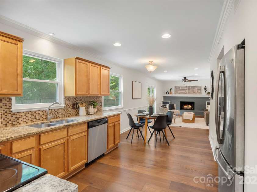 5919 Carpenter Drive, Charlotte, NC 28226.  MLS# CAR4294073, YatesRealty ID 33764. 