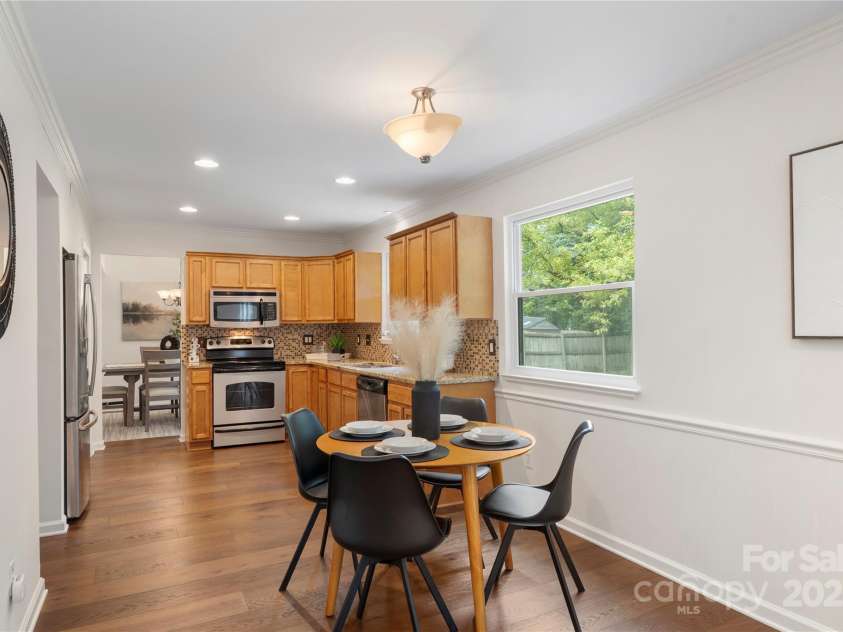 5919 Carpenter Drive, Charlotte, NC 28226.  MLS# CAR4294073, YatesRealty ID 33764. 