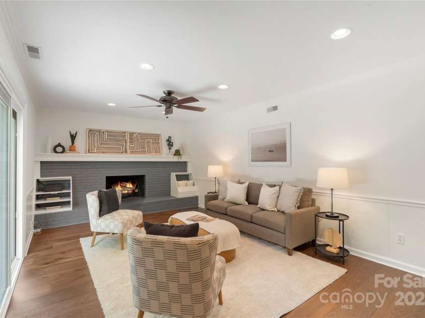 5919 Carpenter Drive, Charlotte, NC 28226.  MLS# CAR4294073, YatesRealty ID 33764. 