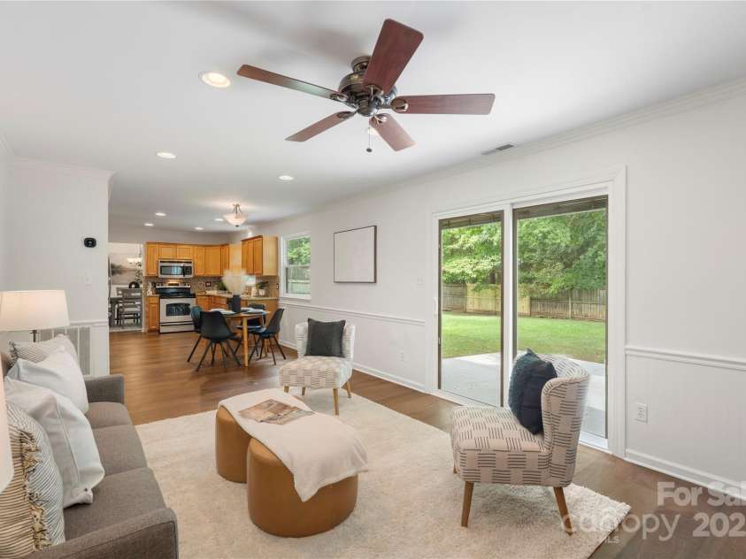 5919 Carpenter Drive, Charlotte, NC 28226.  MLS# CAR4294073, YatesRealty ID 33764. 