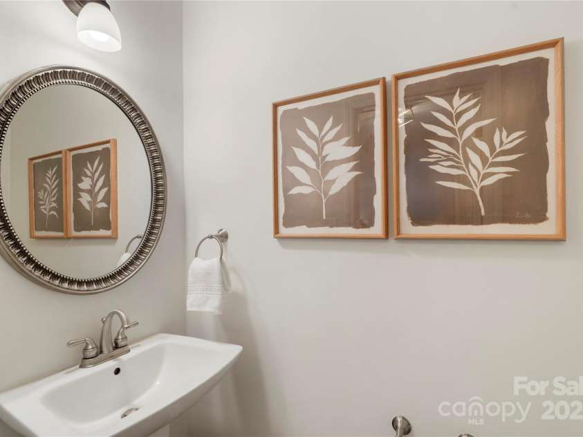 5919 Carpenter Drive, Charlotte, NC 28226.  MLS# CAR4294073, YatesRealty ID 33764. 