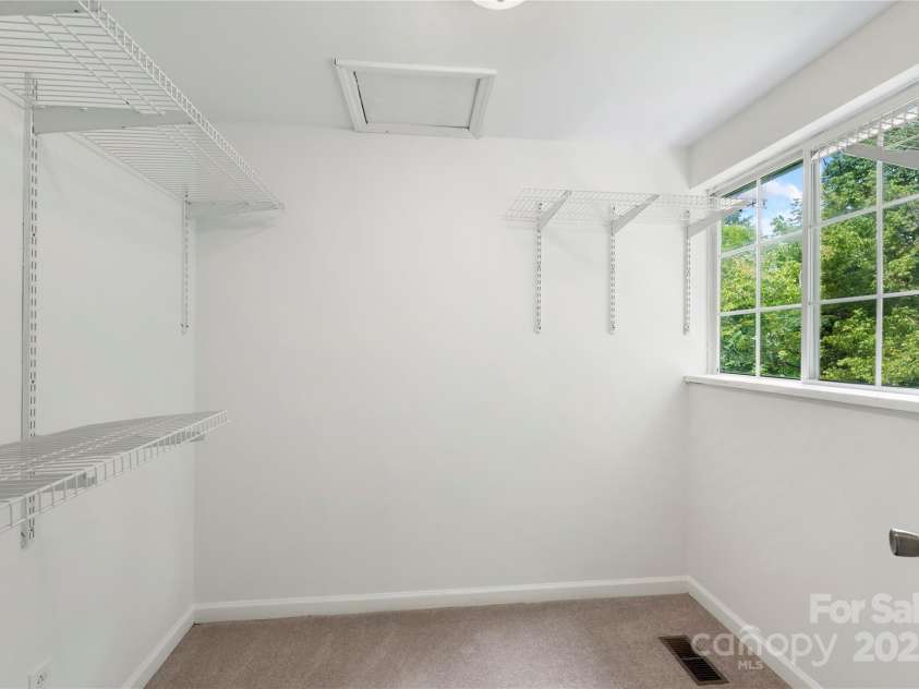 5919 Carpenter Drive, Charlotte, NC 28226.  MLS# CAR4294073, YatesRealty ID 33764. 