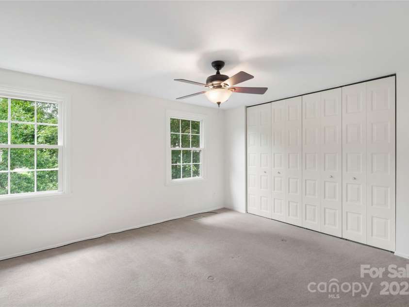 5919 Carpenter Drive, Charlotte, NC 28226.  MLS# CAR4294073, YatesRealty ID 33764. 