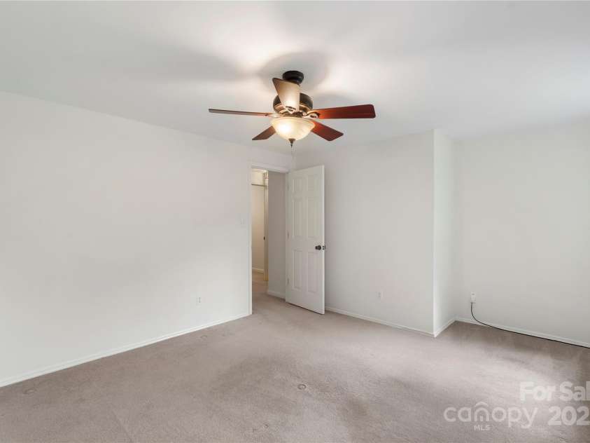 5919 Carpenter Drive, Charlotte, NC 28226.  MLS# CAR4294073, YatesRealty ID 33764. 