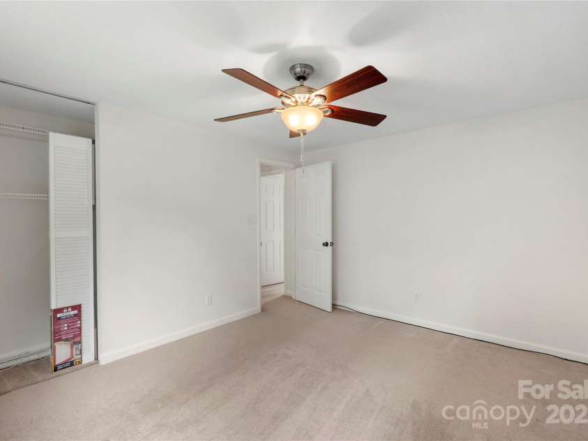 5919 Carpenter Drive, Charlotte, NC 28226.  MLS# CAR4294073, YatesRealty ID 33764. 