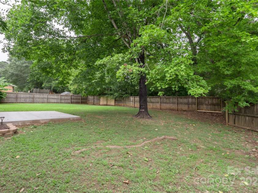 5919 Carpenter Drive, Charlotte, NC 28226.  MLS# CAR4294073, YatesRealty ID 33764. 