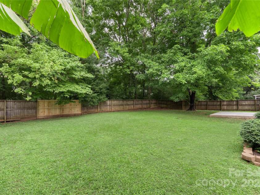 5919 Carpenter Drive, Charlotte, NC 28226.  MLS# CAR4294073, YatesRealty ID 33764. 
