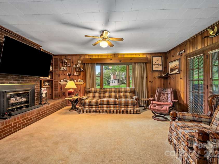 2031 US 64 Highway, Rutherfordton, NC 28139.  MLS# CAR4294928, YatesRealty ID 33765. 