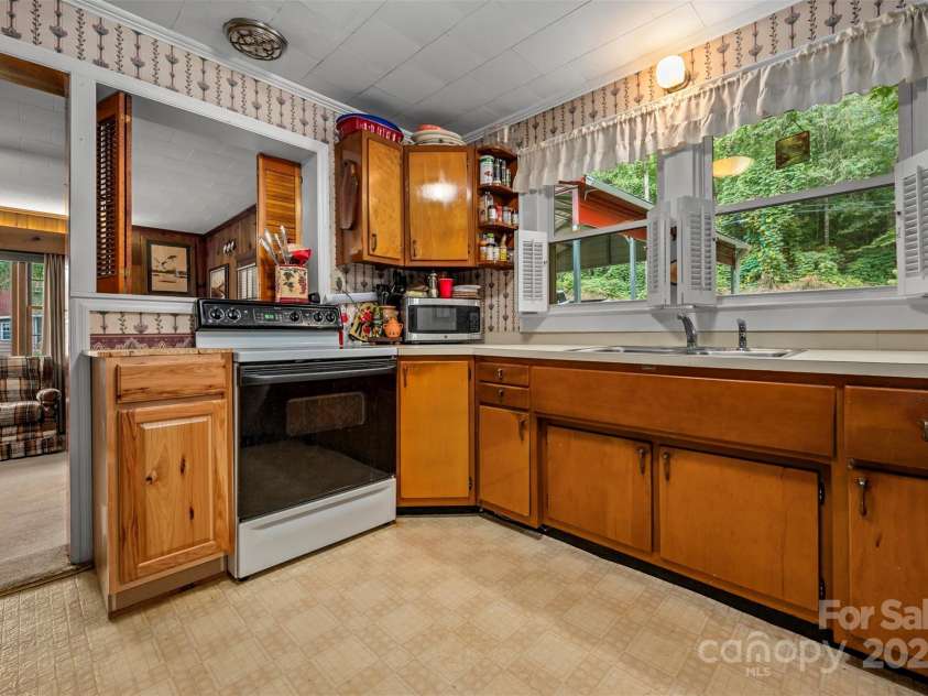 2031 US 64 Highway, Rutherfordton, NC 28139.  MLS# CAR4294928, YatesRealty ID 33765. 