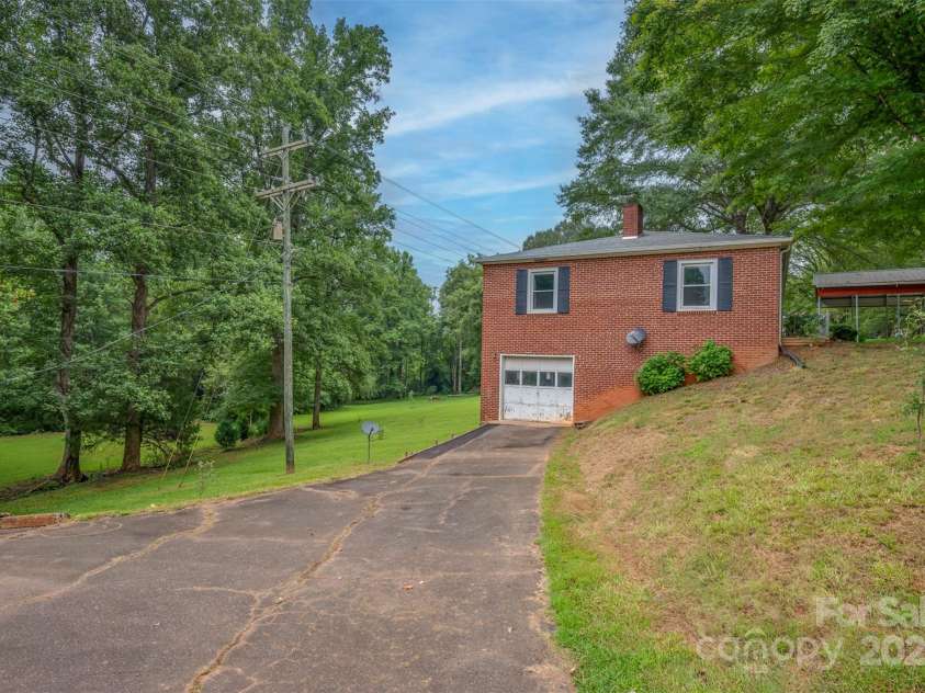 2031 US 64 Highway, Rutherfordton, NC 28139.  MLS# CAR4294928, YatesRealty ID 33765. 