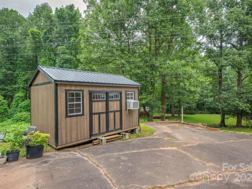 2031 US 64 Highway, Rutherfordton, NC 28139.  MLS# CAR4294928, YatesRealty ID 33765. 