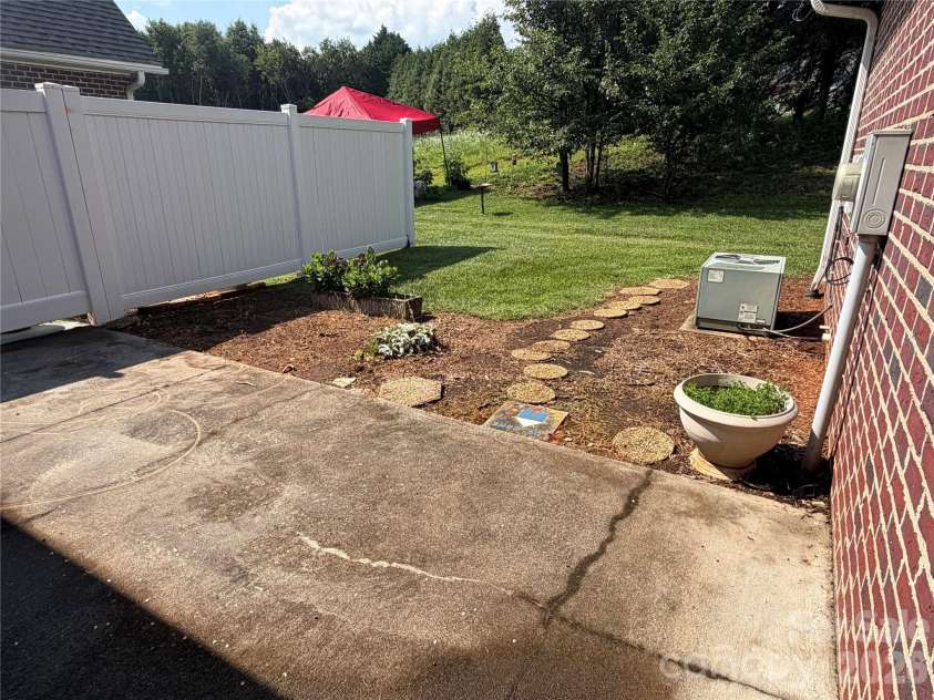 892 Trial Place, Newton, NC 28658.  MLS# CAR4393146, YatesRealty ID 33765. 