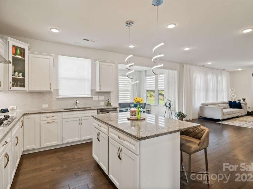 535 Red Wolf Lane, Lake Wylie, SC 29710.  MLS# CAR4195227, YatesRealty ID 33766. 