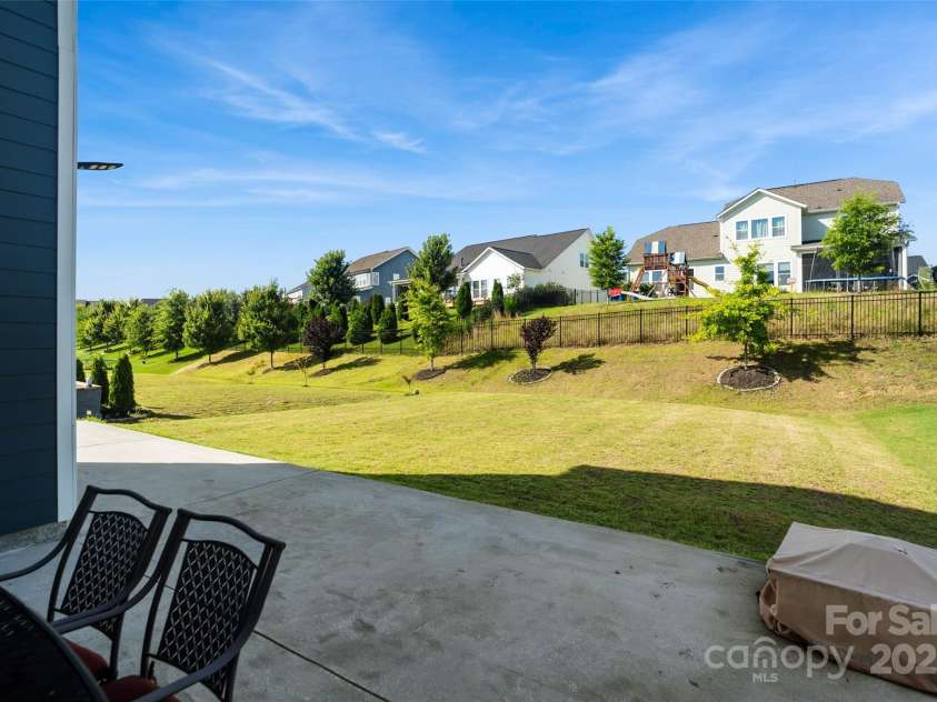 535 Red Wolf Lane, Lake Wylie, SC 29710.  MLS# CAR4195227, YatesRealty ID 33766. 