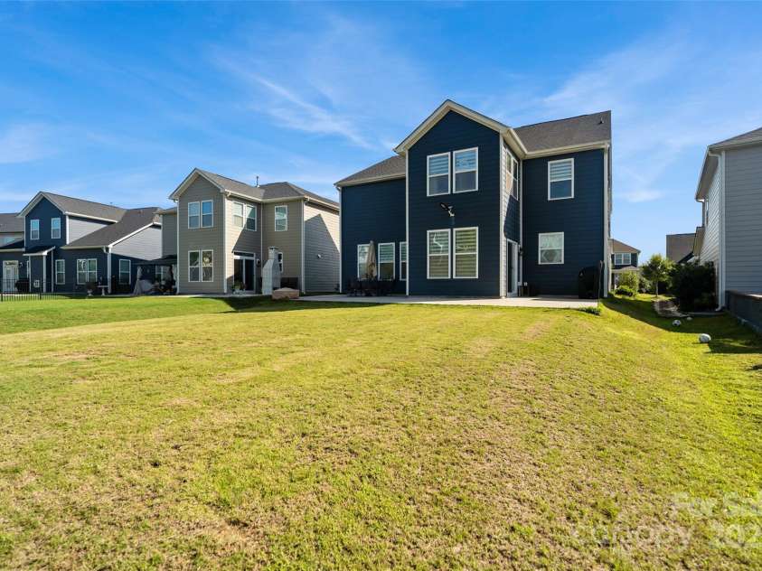 535 Red Wolf Lane, Lake Wylie, SC 29710.  MLS# CAR4195227, YatesRealty ID 33766. 