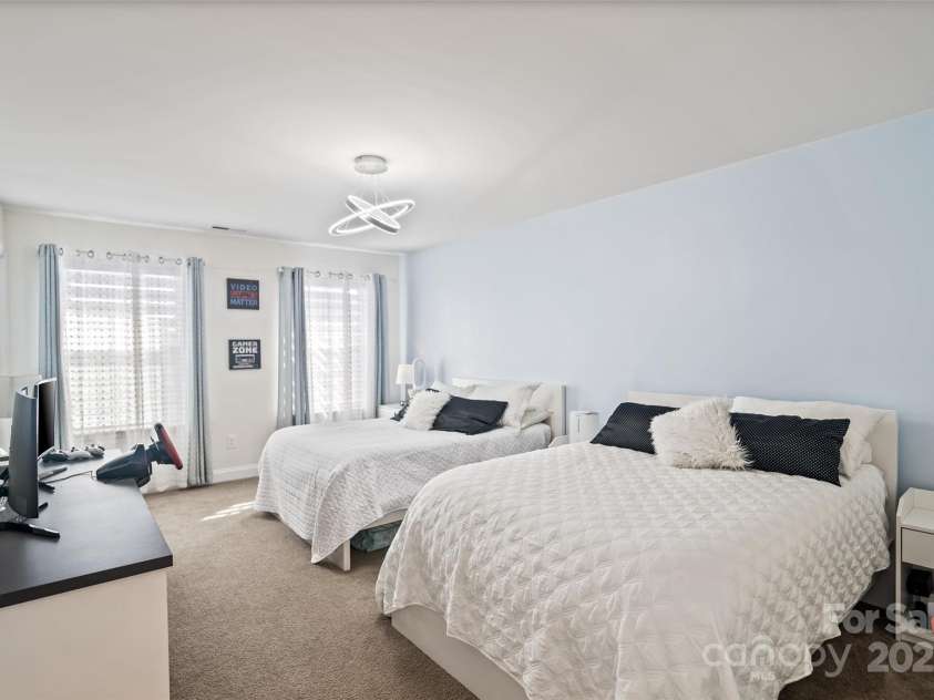 535 Red Wolf Lane, Lake Wylie, SC 29710.  MLS# CAR4195227, YatesRealty ID 33766. 