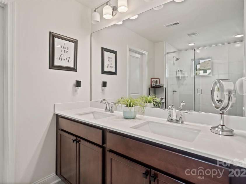 535 Red Wolf Lane, Lake Wylie, SC 29710.  MLS# CAR4195227, YatesRealty ID 33766. 