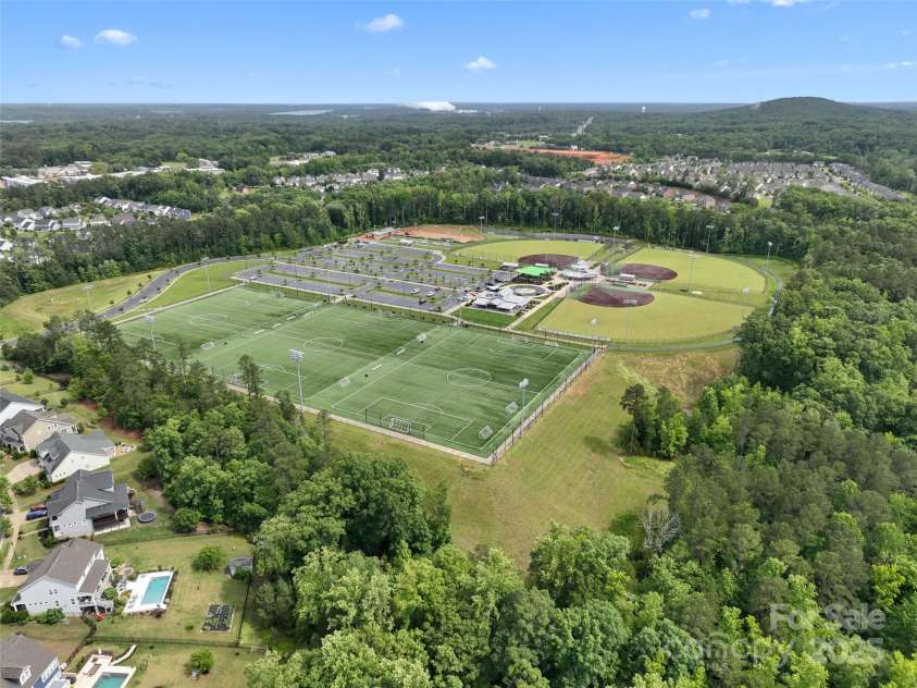 535 Red Wolf Lane, Lake Wylie, SC 29710.  MLS# CAR4195227, YatesRealty ID 33766. 