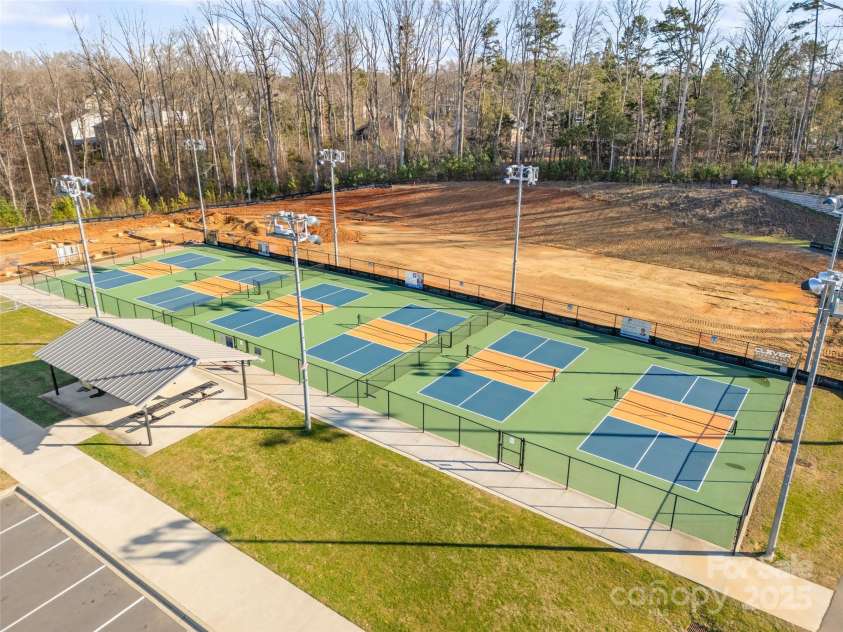 535 Red Wolf Lane, Lake Wylie, SC 29710.  MLS# CAR4195227, YatesRealty ID 33766. 