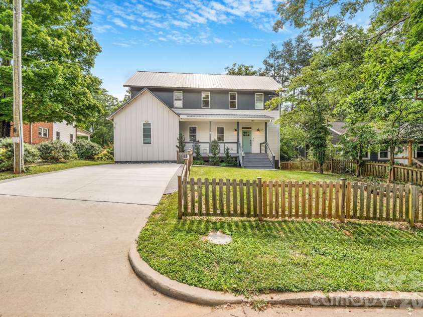 192 Virginia Avenue, Asheville, NC 28806.  MLS# CAR4358416, YatesRealty ID 33768. 