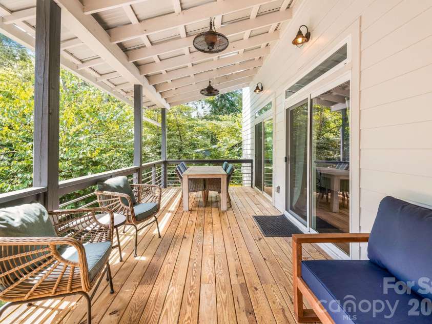 192 Virginia Avenue, Asheville, NC 28806.  MLS# CAR4358416, YatesRealty ID 33768. 