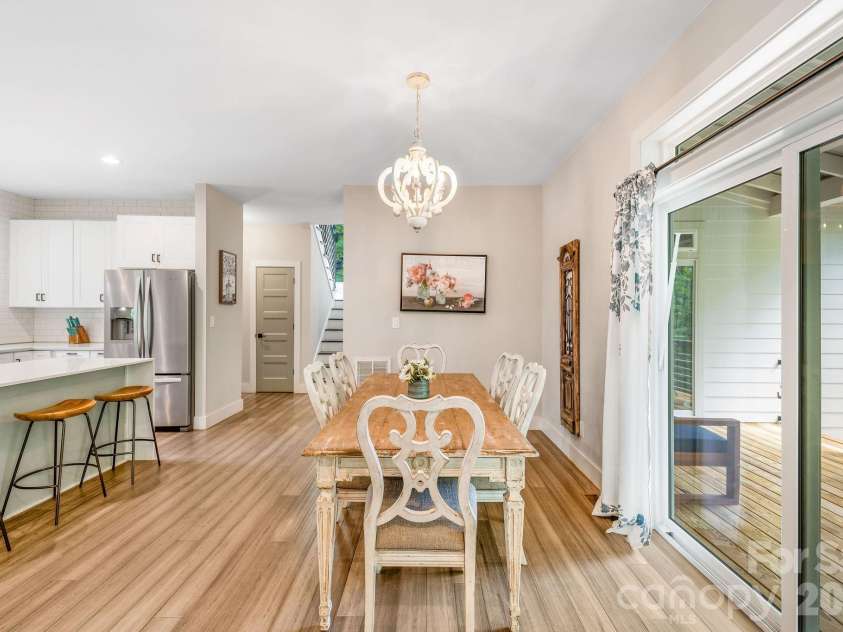 192 Virginia Avenue, Asheville, NC 28806.  MLS# CAR4358416, YatesRealty ID 33768. 