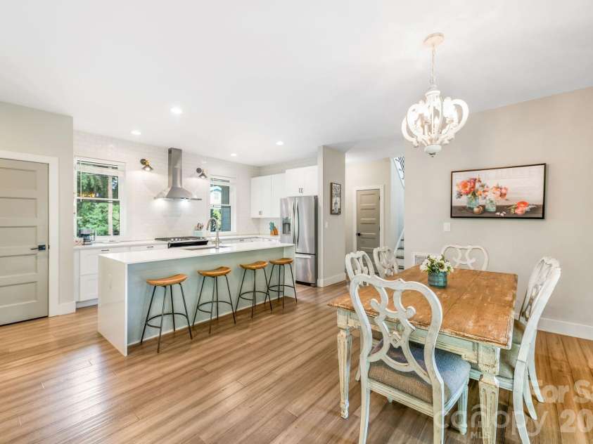 192 Virginia Avenue, Asheville, NC 28806.  MLS# CAR4358416, YatesRealty ID 33768. 