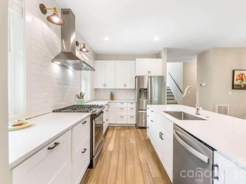192 Virginia Avenue, Asheville, NC 28806.  MLS# CAR4358416, YatesRealty ID 33768. 