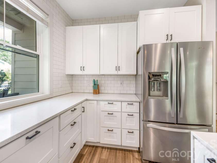 192 Virginia Avenue, Asheville, NC 28806.  MLS# CAR4358416, YatesRealty ID 33768. 