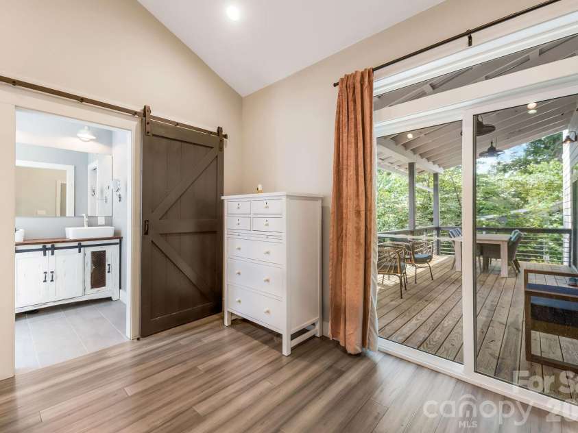 192 Virginia Avenue, Asheville, NC 28806.  MLS# CAR4358416, YatesRealty ID 33768. 