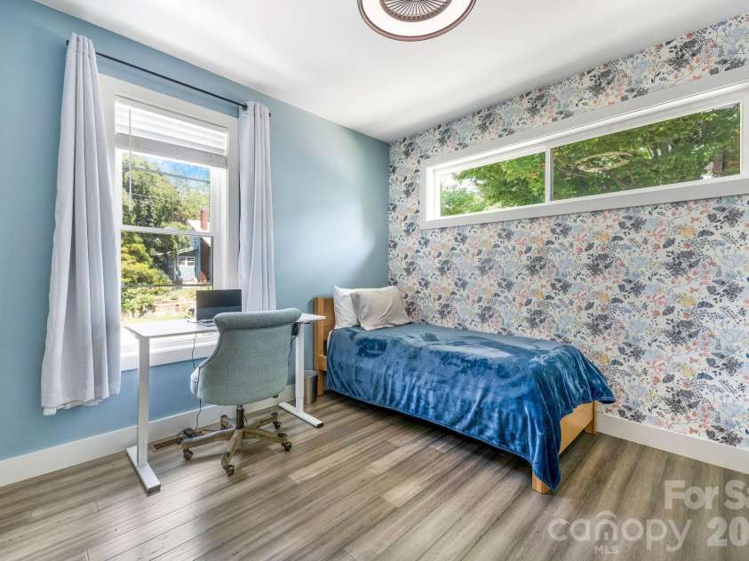 192 Virginia Avenue, Asheville, NC 28806.  MLS# CAR4358416, YatesRealty ID 33768. 