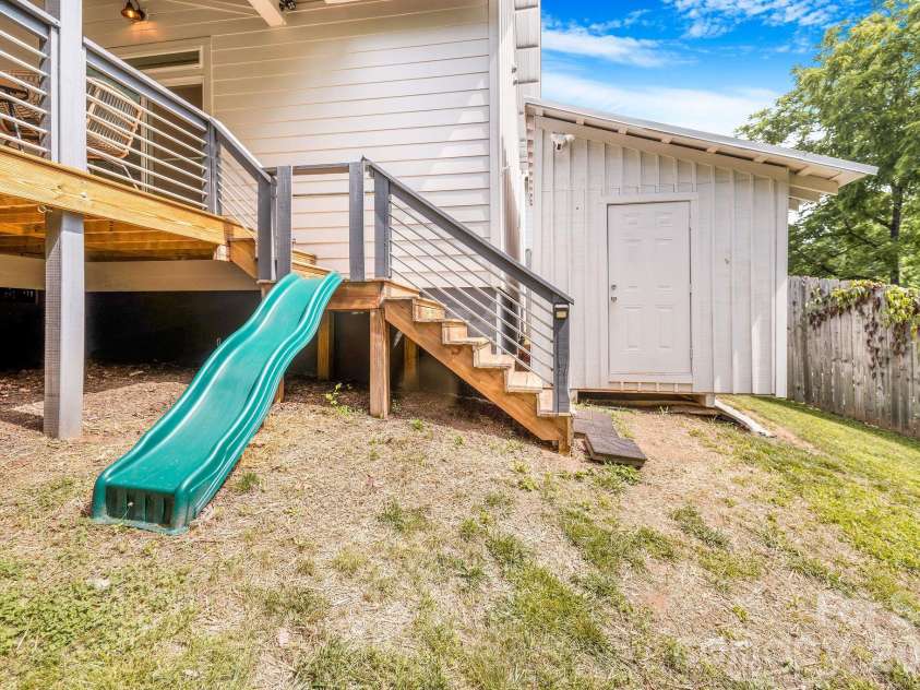 192 Virginia Avenue, Asheville, NC 28806.  MLS# CAR4358416, YatesRealty ID 33768. 